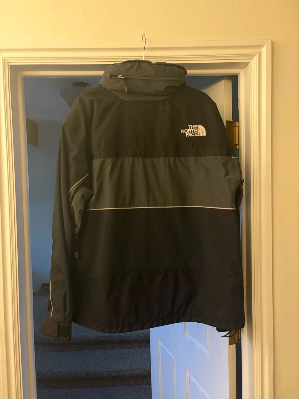 The North Face Men's Black and Dark Gray Performance Anorak